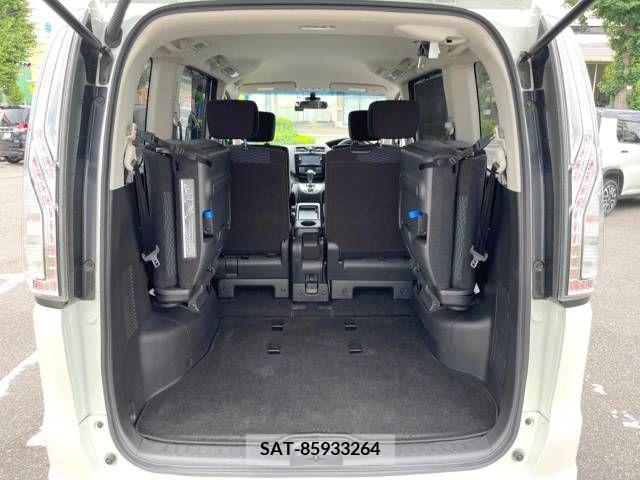 Nissan SERENA 2016-05 324920-10