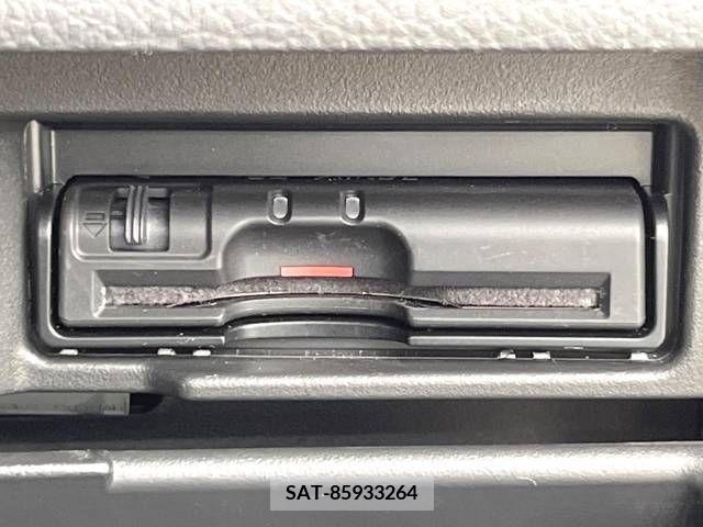 Nissan SERENA 2016-05 324920-6