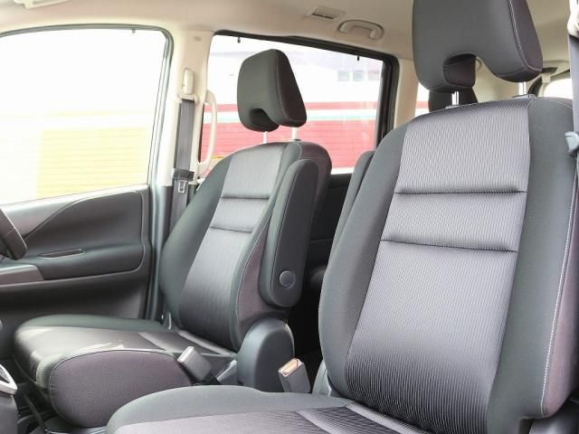 Nissan SERENA 2019-03 28530-24