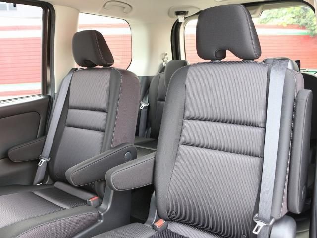 Nissan SERENA 2019-03 28530-27