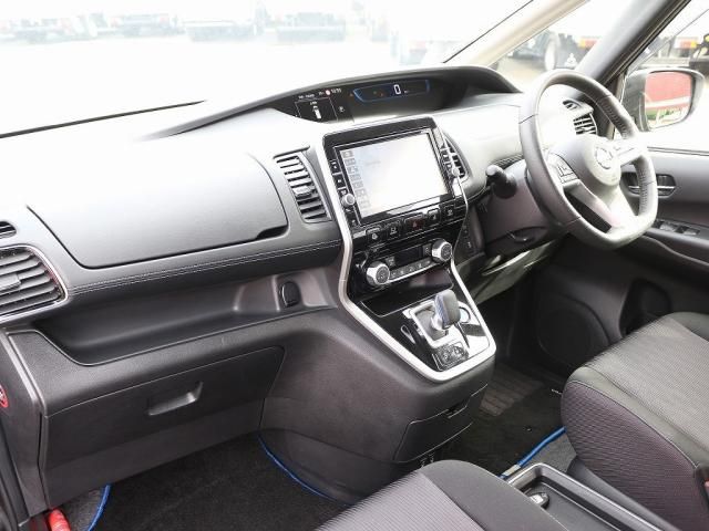 Nissan SERENA 2019-03 28530-23
