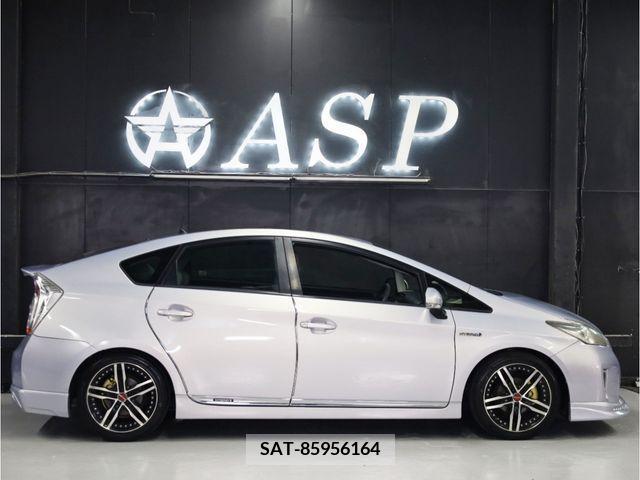 Toyota PRIUS 2013-06 282114-4