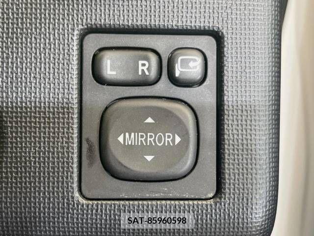 Toyota SPADE 2014-02 313693-7