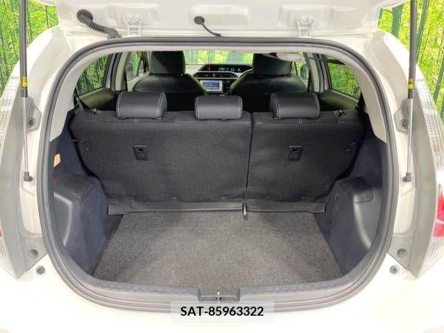 Toyota AQUA 2014-07 260596-10