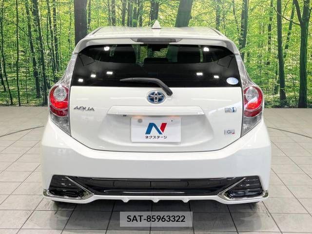 Toyota AQUA 2014-07 260596-15