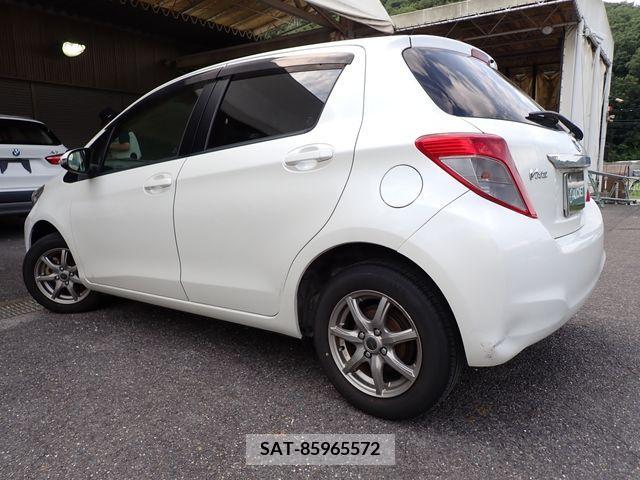 Toyota VITZ 2014-03 349605-2