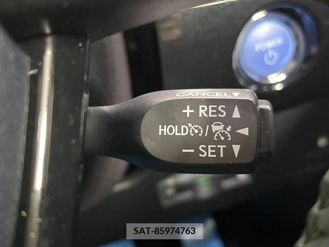 Toyota PRIUS 2019-06 375889-6