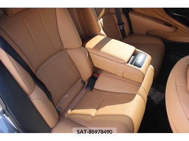 Lexus LS 2021-04 275816-11