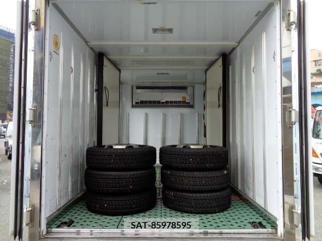Hino DUTRO 2017-08 200853-12