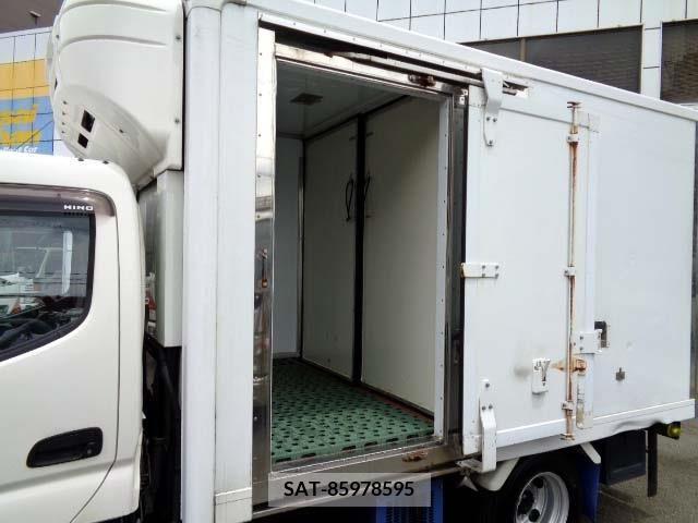 Hino DUTRO 2017-08 200853-11