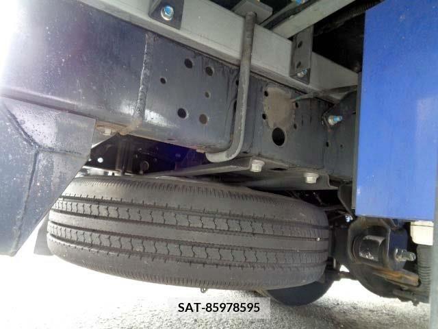 Hino DUTRO 2017-08 200853-18