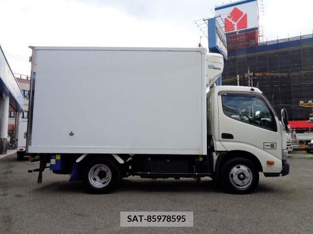 Hino DUTRO 2017-08 200853-15