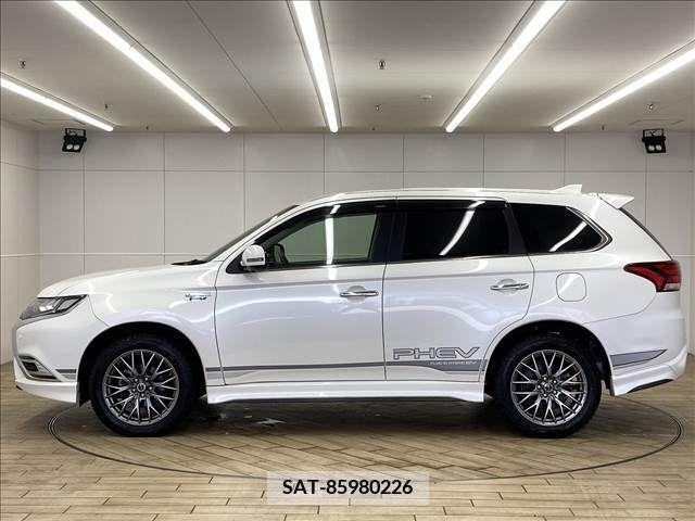 Mitsubishi OUTLANDER PHEV 2020-01 281120-15