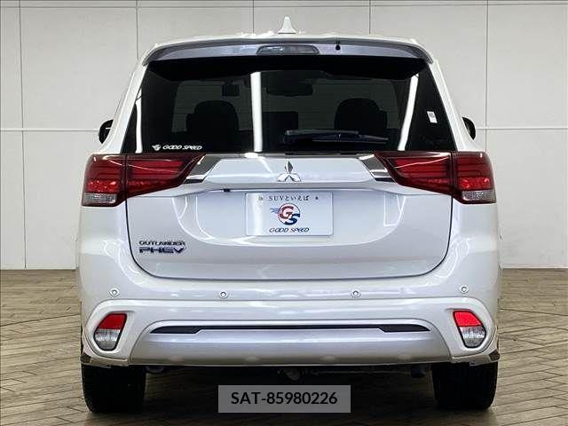 Mitsubishi OUTLANDER PHEV 2020-01 281120-14