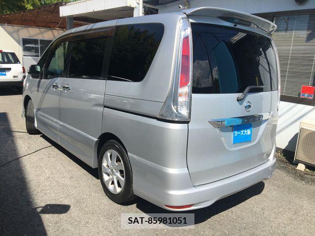 Nissan SERENA 2011-11 393842-2