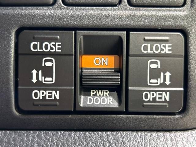 Toyota VOXY 2018-03 17822-6