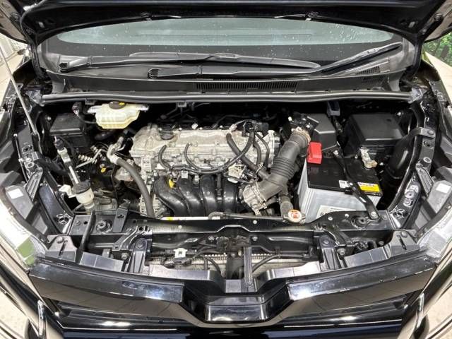 Toyota VOXY 2018-03 17822-19