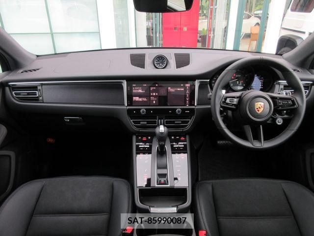 Porsche MACAN 2023-08 204078-1