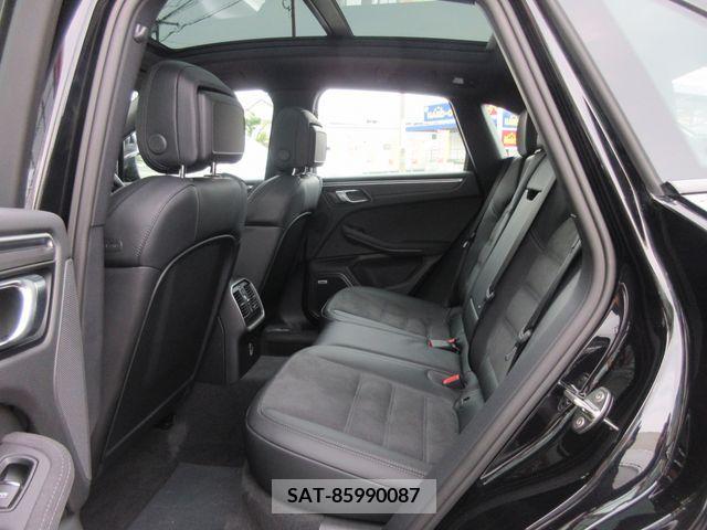 Porsche MACAN 2023-08 204078-17