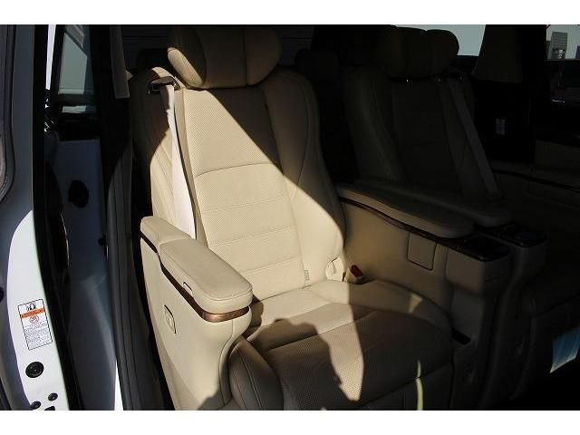 Toyota ALPHARD HYBRID 2015-07 183927-13