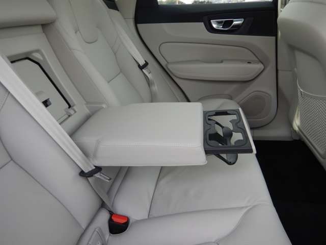 Volvo XC60 2022-11 5162-26