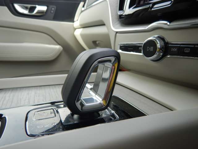 Volvo XC60 2022-11 5162-16