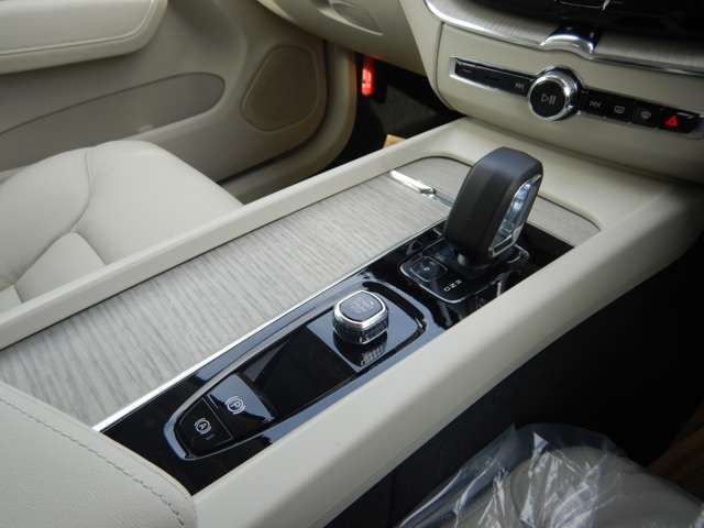 Volvo XC60 2022-11 5162-18