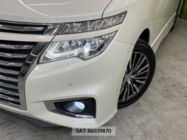 Nissan ELGRAND 2014-05 216631-12