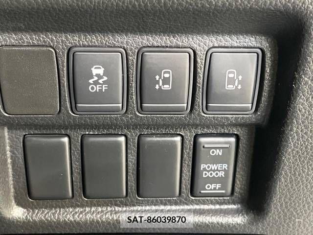 Nissan ELGRAND 2014-05 216631-2