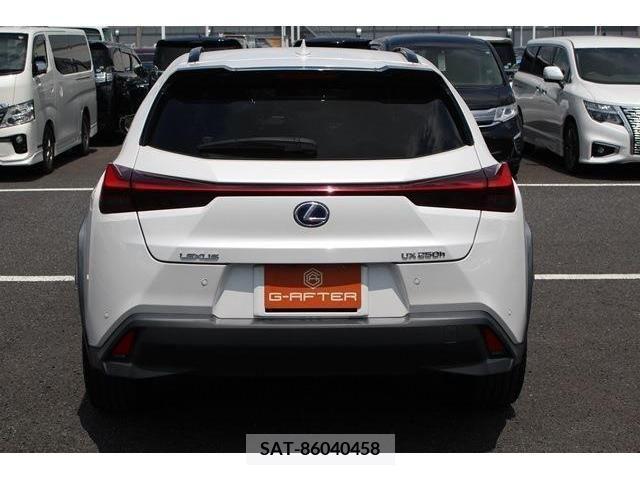 Lexus UX 2021-05 354382-3