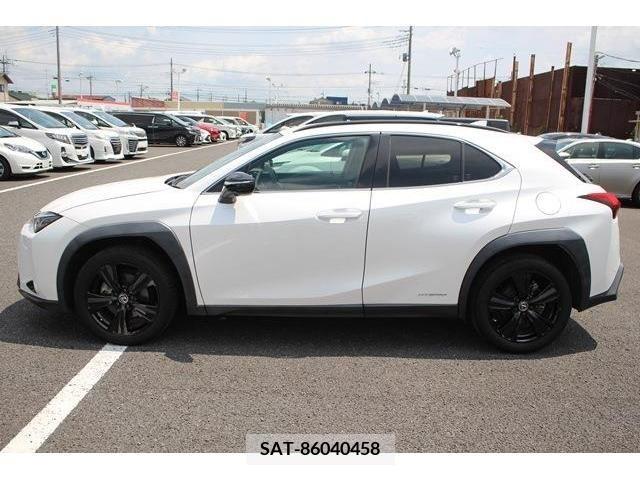 Lexus UX 2021-05 354382-2