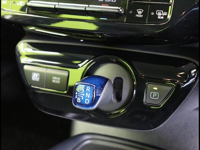 Toyota PRIUS 2020-12 192093-11