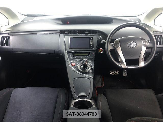 Toyota PRIUS 2012-06 207735-1