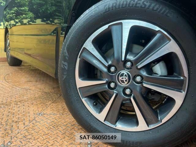 Toyota VOXY 2019-01 223958-14