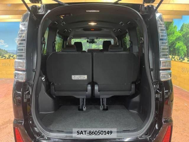 Toyota VOXY 2019-01 223958-11
