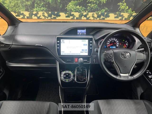Toyota VOXY 2019-01 223958-1