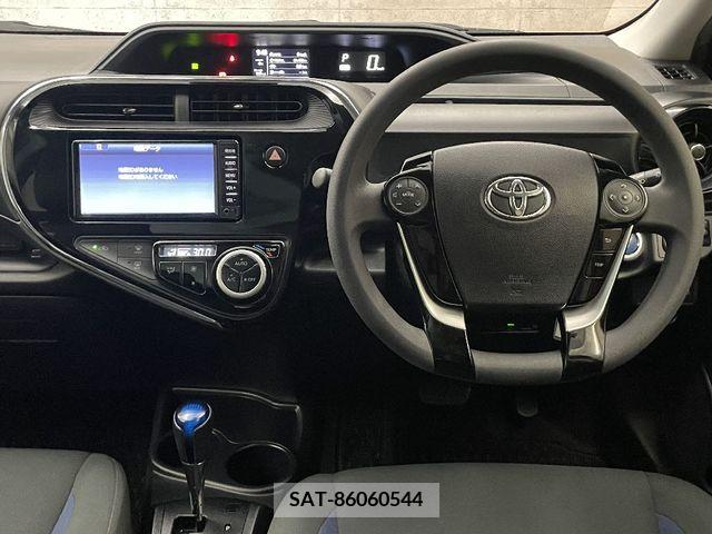 Toyota AQUA 2017-12 218291-1