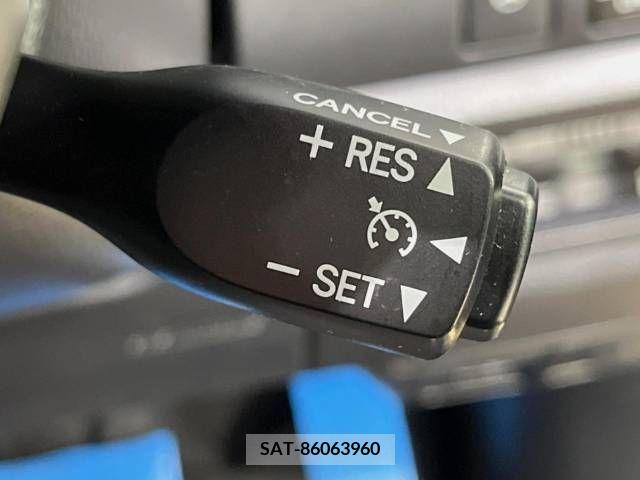 Toyota ESQUIRE 2019-06 321619-7