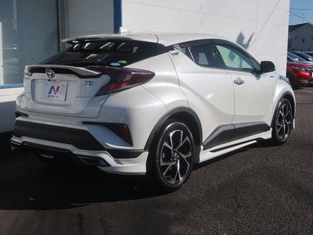 Toyota C-HR 2017-02 28414-17