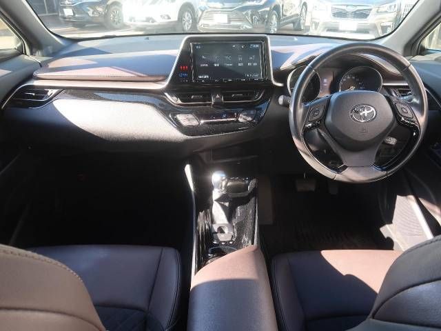 Toyota C-HR 2017-02 28414-1