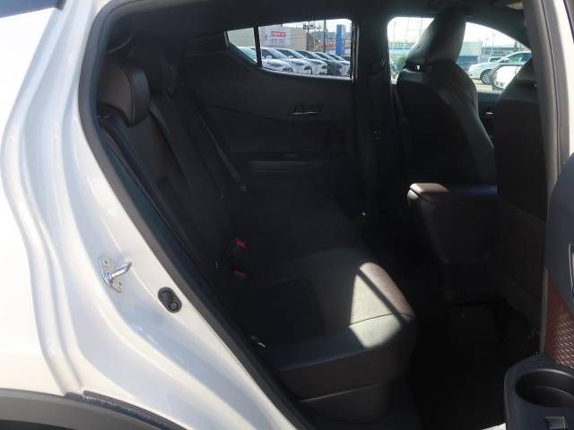 Toyota C-HR 2017-02 28414-9