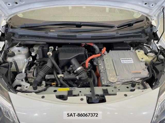 Nissan NOTE 2016-11 336427-18