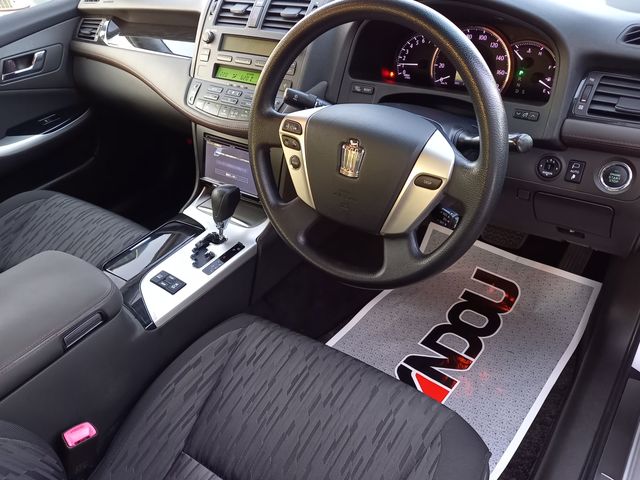 Toyota CROWN SEDAN 2011-02 2461-10