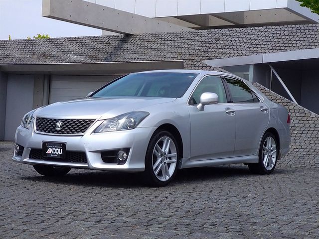Toyota CROWN SEDAN 2011-02 2461-1