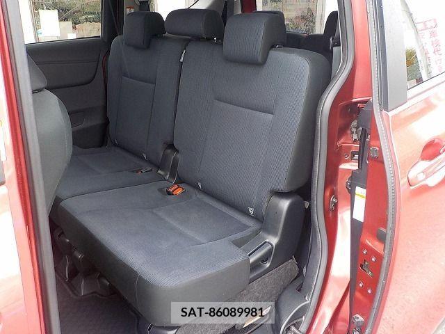 Toyota SIENTA 2015-08 335109-12