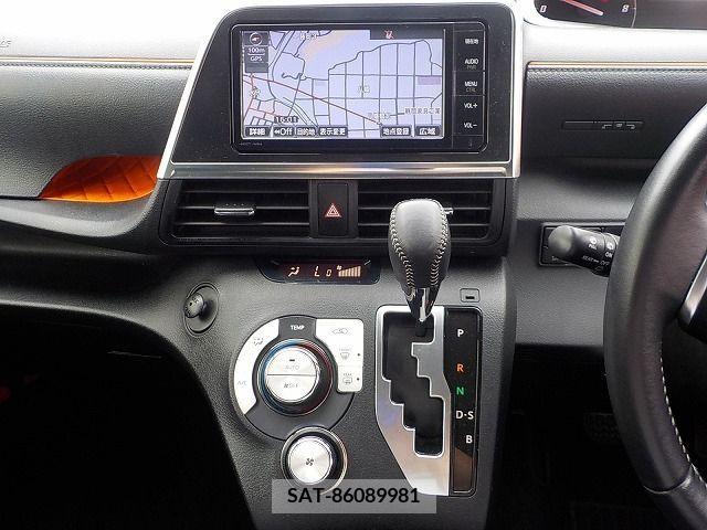 Toyota SIENTA 2015-08 335109-8