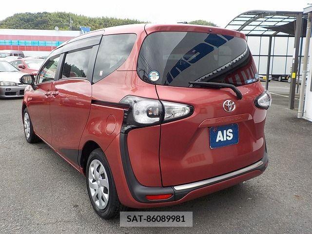 Toyota SIENTA 2015-08 335109-2