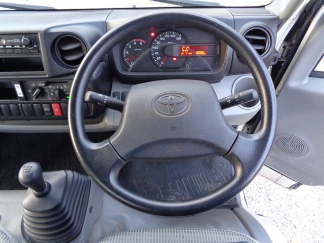 Toyota TOYOACE 2014-01 11097-16