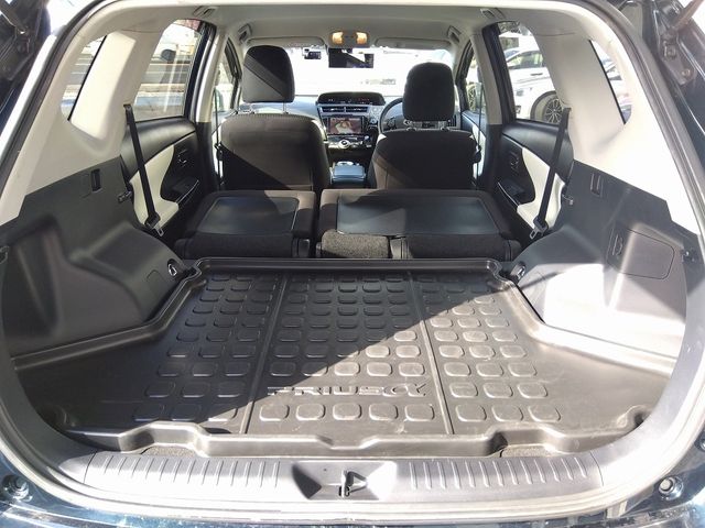 Toyota PRIUS ALPHA 2016-10 183214-20
