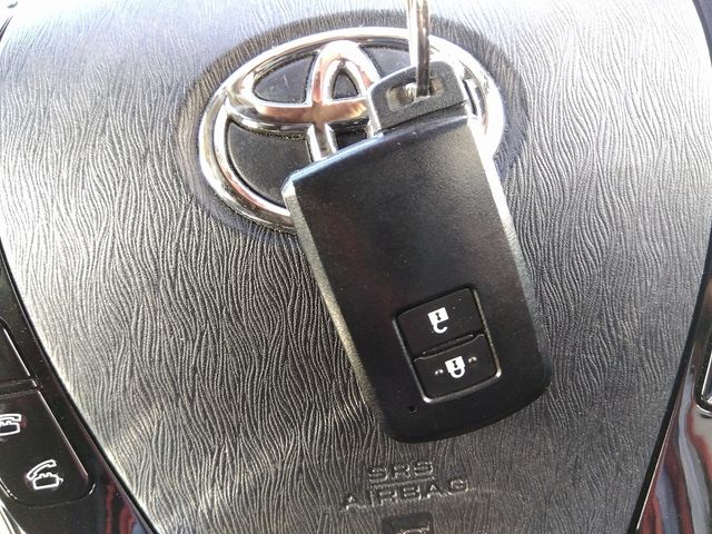 Toyota PRIUS ALPHA 2016-10 183214-15
